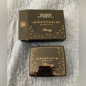 Anastasia amrezy highlighter